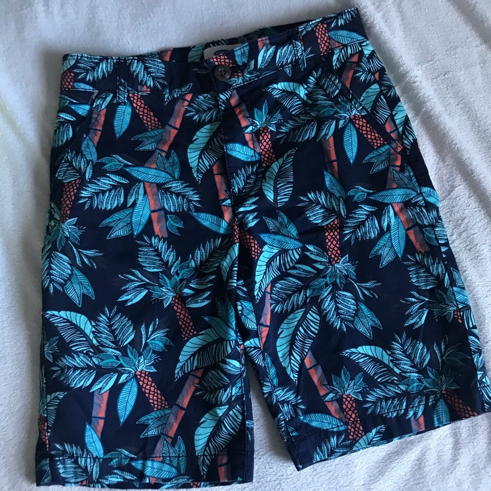 Boys Floral Shorts. Old Navy. Like new. Size 10